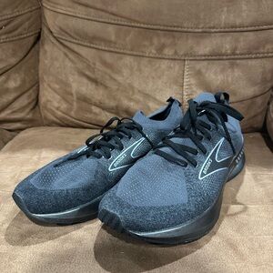 New Brooks Men's 11